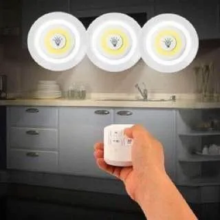 **Lot de 3 lampes LED sans fil avec télécommande**